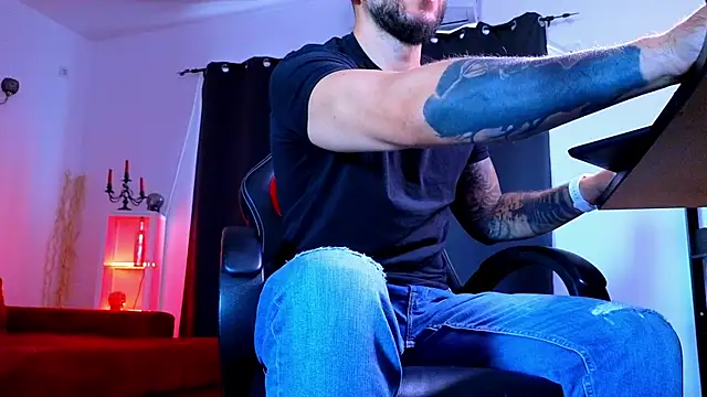 MightyAaron66 webcam