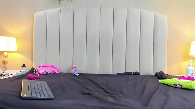 Rachel_Donnelly live cam on StripChat
