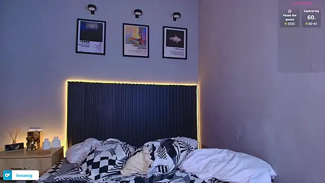 Leo_Savage_ webcam