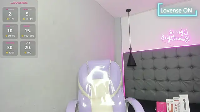 scarletcherry18 webcam