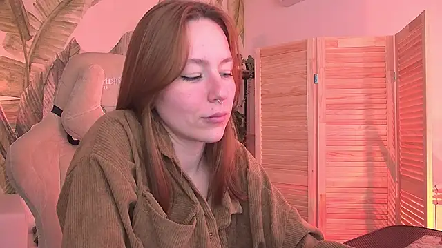 DamnWitchh webcam