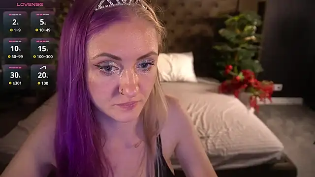 DramaQuenns webcam
