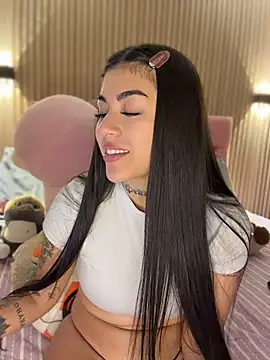 Sarasanders_4 live cam on StripChat