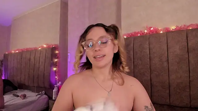 LanaMills_ live cam on StripChat