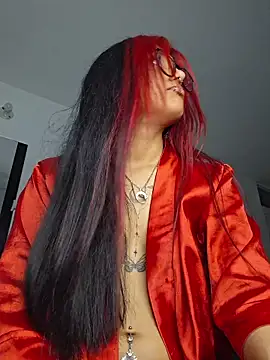 carolinerue live cam on StripChat