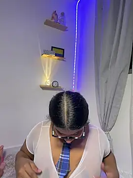 AnaBrowmn live cam on StripChat
