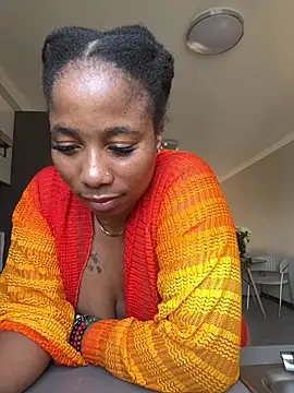 CurvyDesire1