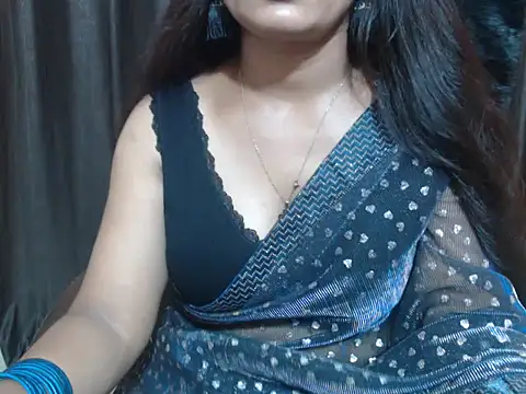 Kudi_Kiyara live cam on StripChat