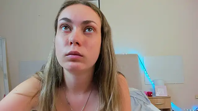 MelanieCuty live cam on StripChat