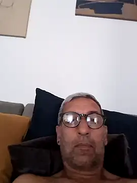 ArsenioL live cam on StripChat
