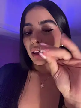 Emily-14 live webcam show