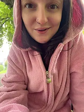 Kinkybooby live webcam show