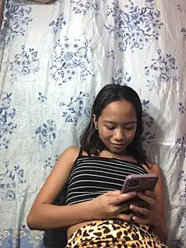 Asianpinay_Skinny1818 live webcam show