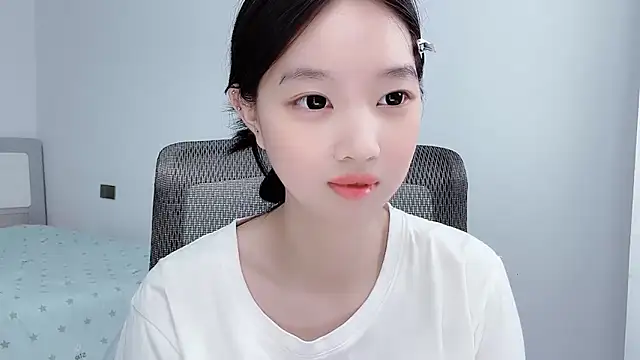 Yoyo33355 live webcam show