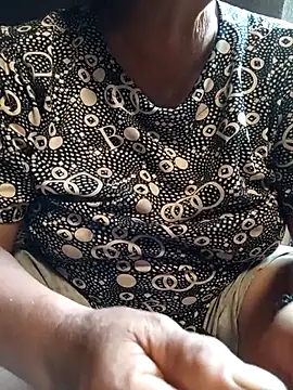 Single-M0m69 live webcam show