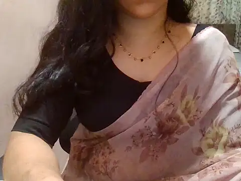 Diya_04 live webcam show