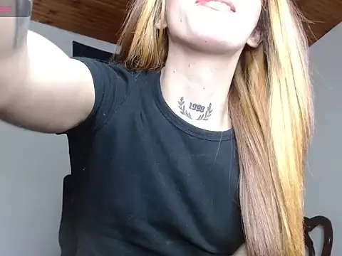 Scarlett_crastrawberry webcam