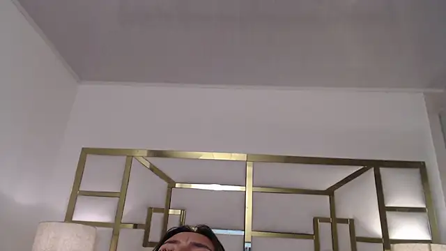 VivieneLuxe live cam on StripChat