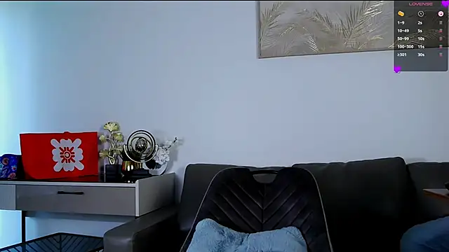MinaGloww webcam