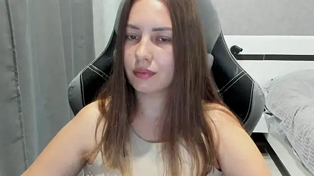 Mia_shy1