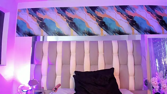 IsaDiiaz live cam on StripChat