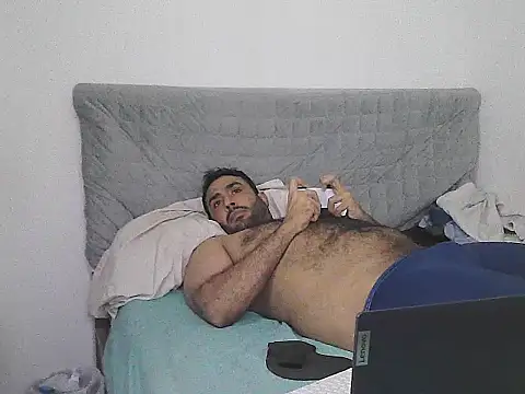 alphalatinobearx webcam