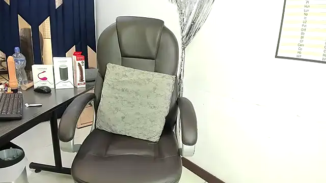 Aisha_hotts777 webcam