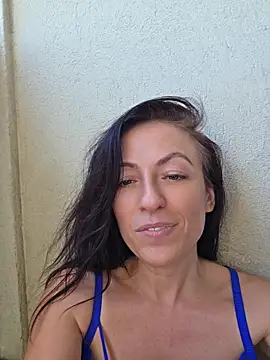 Risky_woman