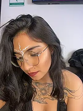 Velvet_Mysstic webcam