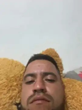 alvaro91911 live cam on StripChat