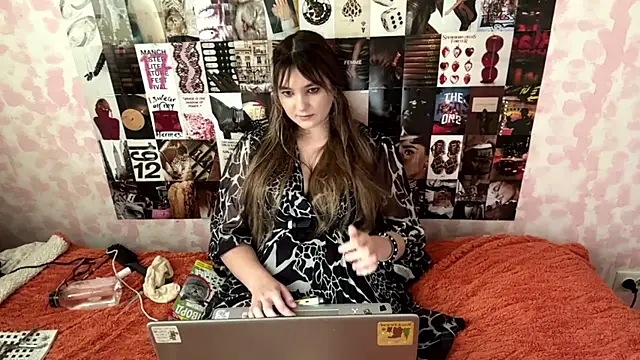 janinethielman's live room