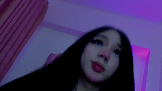 lana_fox01 (T teen) - show cum publico