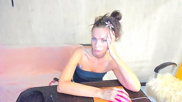 Elizabe_th live cam on StripChat
