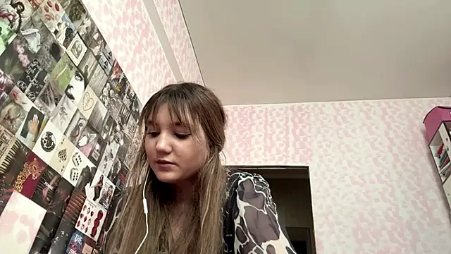 JanineThielman live cam on StripChat