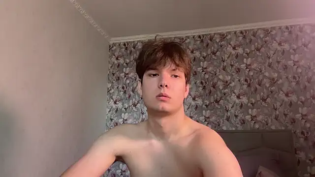 tomasdickpick (M twink) - take off a T-shirt
