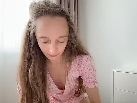 ShySchoolGirl live webcam show