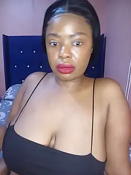 Luciouslips00 webcam