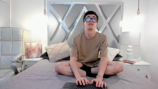 GaelDuke live sex cam