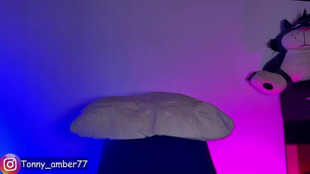 Amber77__ live sex cam