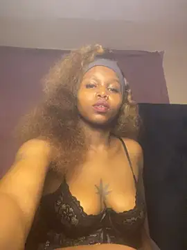 SinfulMirage live cam on StripChat