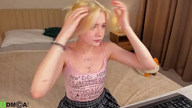 kikipeach live cam on StripChat