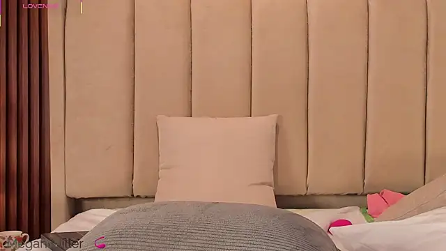 Megan_Mill webcam