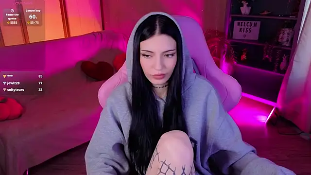 kelly__bunny (F teen) - 100 ass slaps