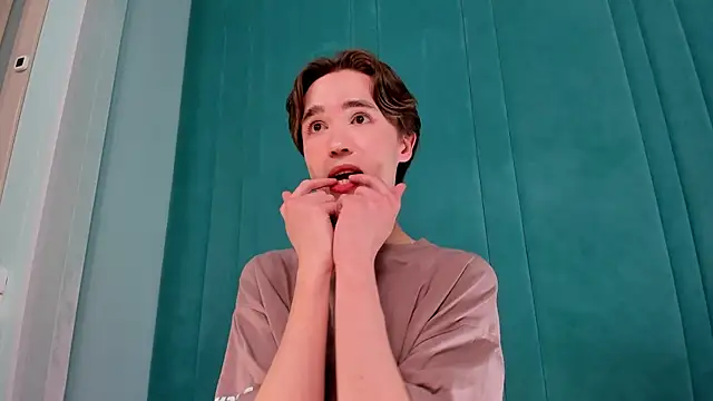 astreanmidnight (M young) - cumshot