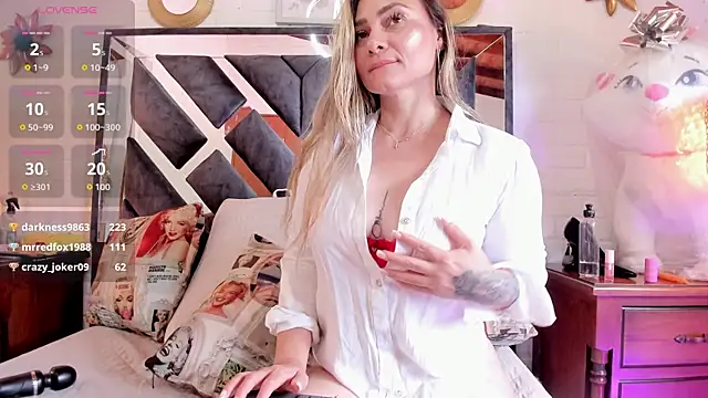 annie_vega17_ webcam