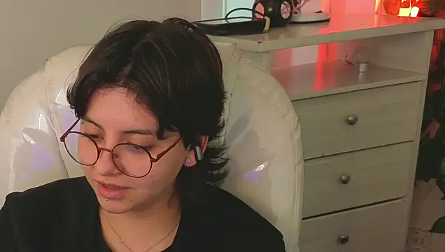 nathaly_ds (F teen) - squeeze tits🔥😈🥵