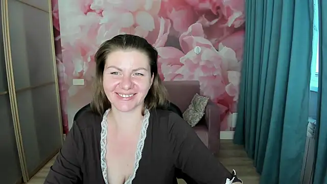 lunakissesx - LunaKissesx's free webcam - UK Sex Cams