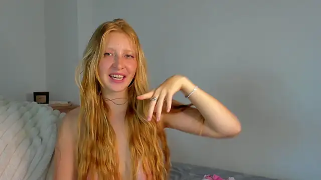 FoxieKiss live webcam show