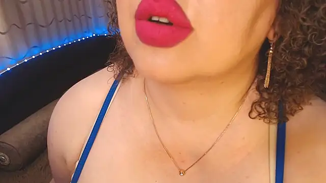 BustyKatty webcam