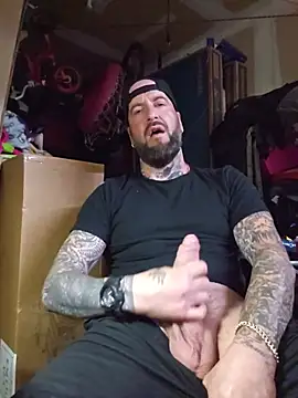 Beardedtattood webcam